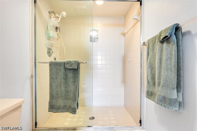 17 Bluebill AVE 803, Naples, FL 34108