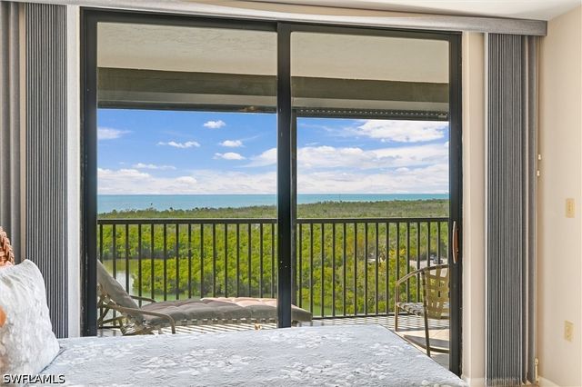 17 Bluebill AVE 803, Naples, FL 34108