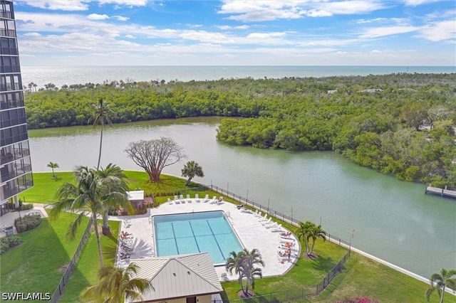 17 Bluebill AVE 803, Naples, FL 34108