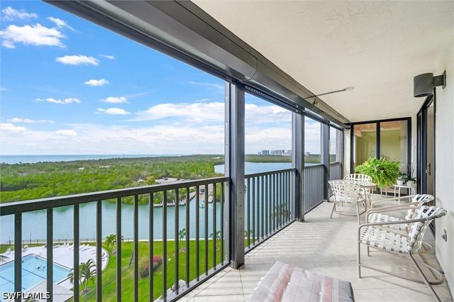 17 Bluebill AVE 803, Naples, FL 34108