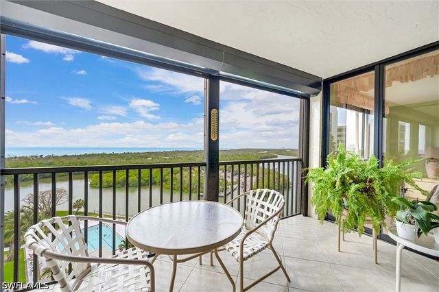 17 Bluebill AVE 803, Naples, FL 34108