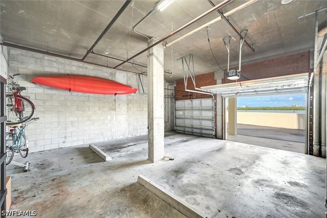 17 Bluebill AVE 803, Naples, FL 34108