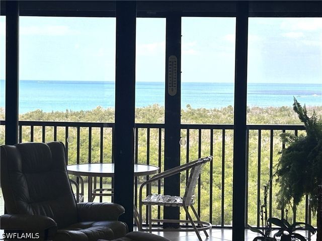 17 Bluebill AVE 803, Naples, FL 34108