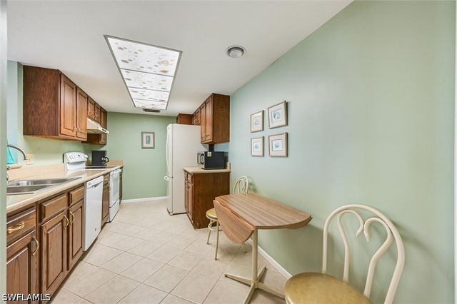 17 Bluebill AVE 803, Naples, FL 34108