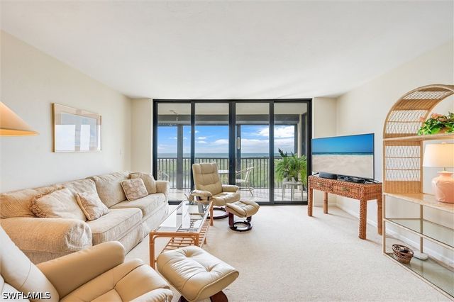 17 Bluebill AVE 803, Naples, FL 34108