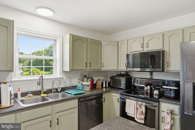 439 MEADOW DR, Lincoln University, PA 19352