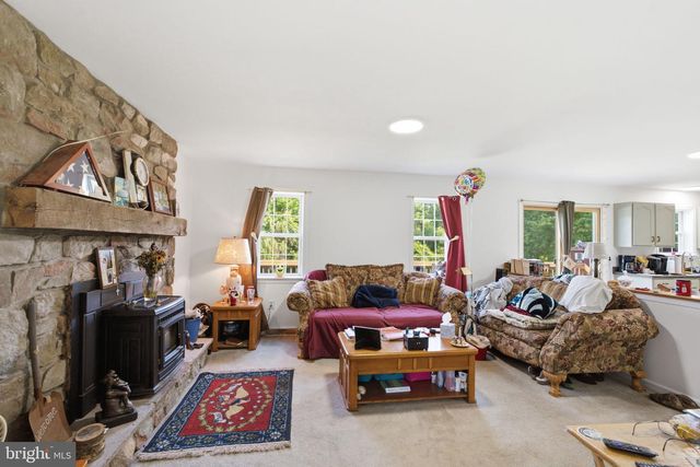 439 MEADOW DR, Lincoln University, PA 19352