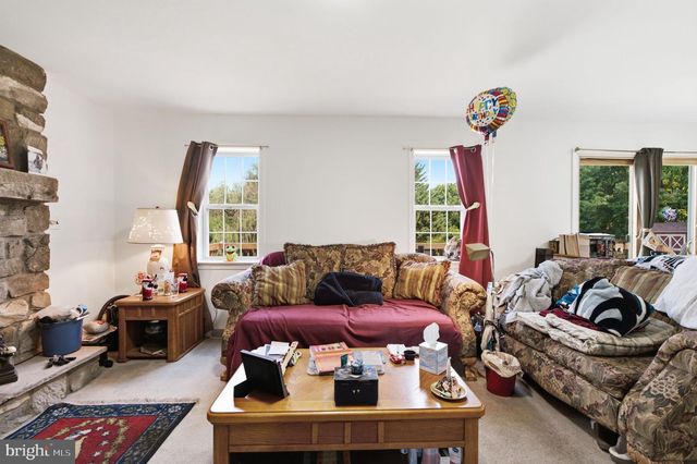 439 MEADOW DR, Lincoln University, PA 19352