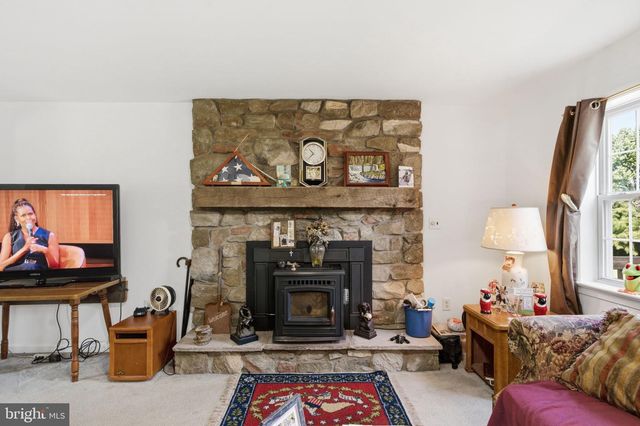 439 MEADOW DR, Lincoln University, PA 19352