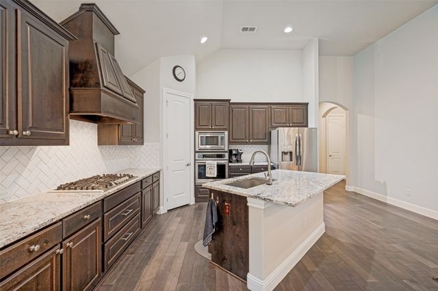 120 Shadow Creek Lane, Hickory Creek, TX 75065