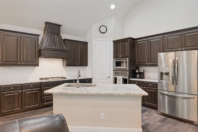 120 Shadow Creek Lane, Hickory Creek, TX 75065