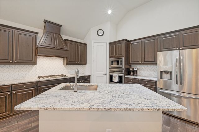 120 Shadow Creek Lane, Hickory Creek, TX 75065