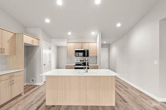 17653 N Raynolds Peak Way, Nampa, ID 83687