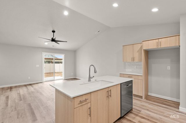 17653 N Raynolds Peak Way, Nampa, ID 83687