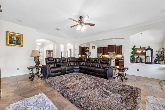 2521 Twisting Pine Court, Kingwood, TX 77345