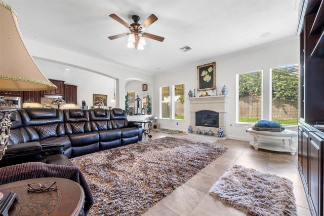 2521 Twisting Pine Court, Kingwood, TX 77345