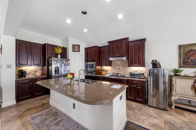 2521 Twisting Pine Court, Kingwood, TX 77345