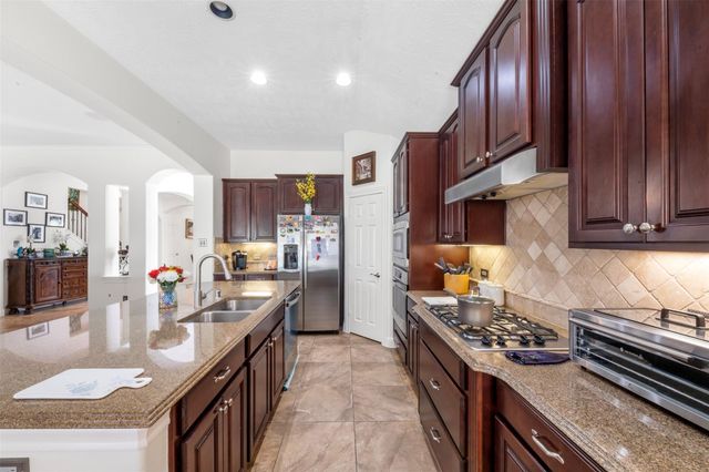 2521 Twisting Pine Court, Kingwood, TX 77345