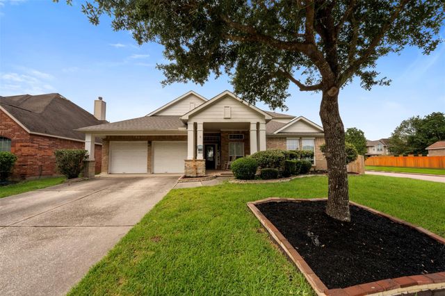 2521 Twisting Pine Court, Kingwood, TX 77345