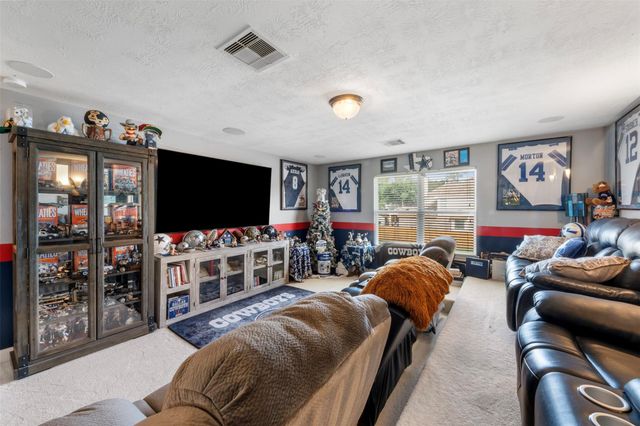2521 Twisting Pine Court, Kingwood, TX 77345