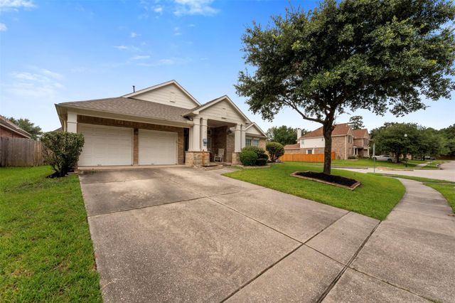 2521 Twisting Pine Court, Kingwood, TX 77345