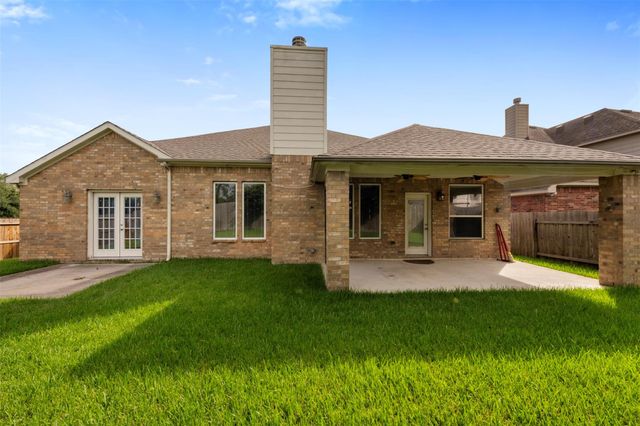 2521 Twisting Pine Court, Kingwood, TX 77345