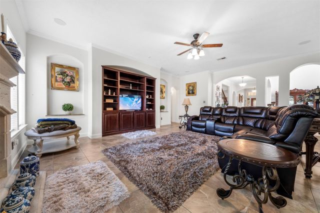2521 Twisting Pine Court, Kingwood, TX 77345
