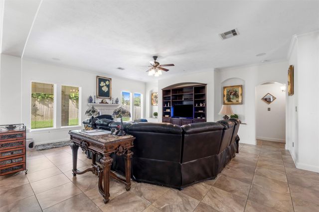 2521 Twisting Pine Court, Kingwood, TX 77345