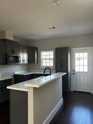 704 Avenue I, Conroe, TX 77301