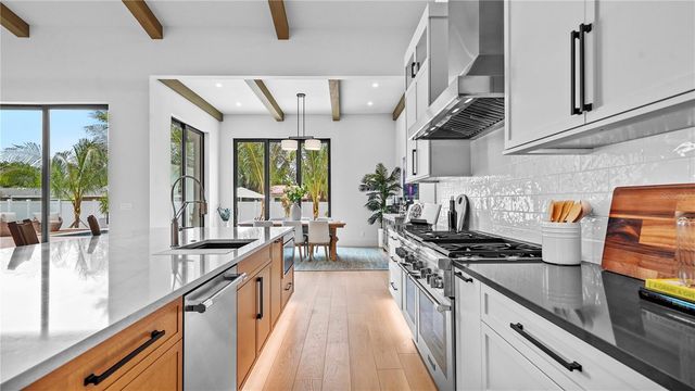 1915 TULIP DRIVE, Sarasota, FL 34239