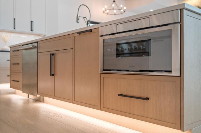 1915 TULIP DRIVE, Sarasota, FL 34239