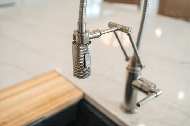 1915 TULIP DRIVE, Sarasota, FL 34239