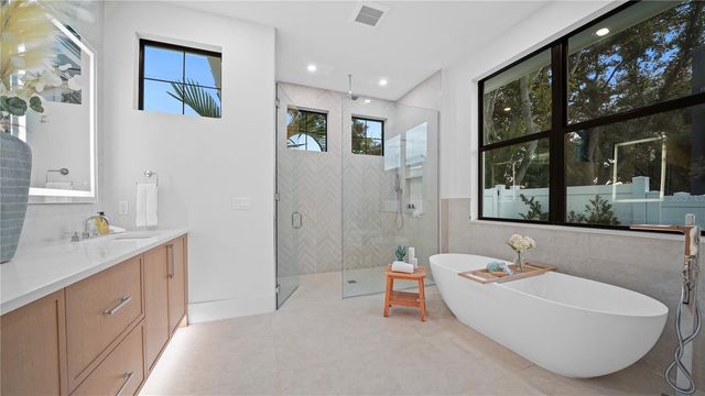 1915 TULIP DRIVE, Sarasota, FL 34239