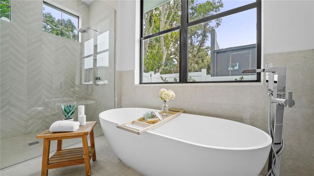 1915 TULIP DRIVE, Sarasota, FL 34239