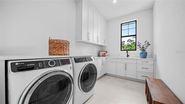 1915 TULIP DRIVE, Sarasota, FL 34239