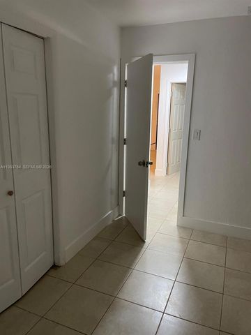210 NE 40th Ct 1-2, Oakland Park, FL 33334