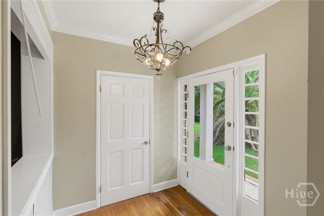 8818 Whitefield Avenue, Savannah, GA 31406