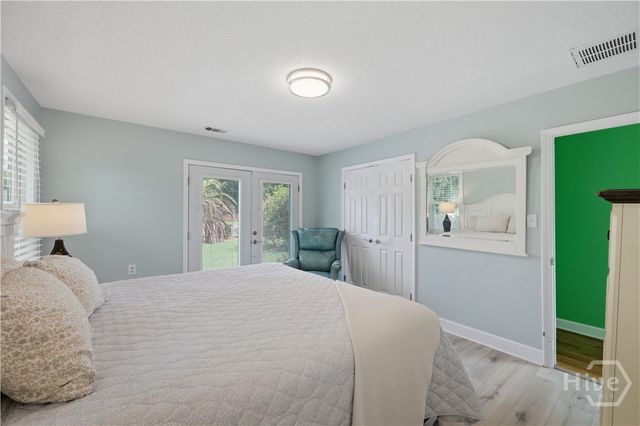 8818 Whitefield Avenue, Savannah, GA 31406
