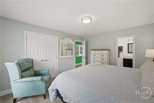 8818 Whitefield Avenue, Savannah, GA 31406