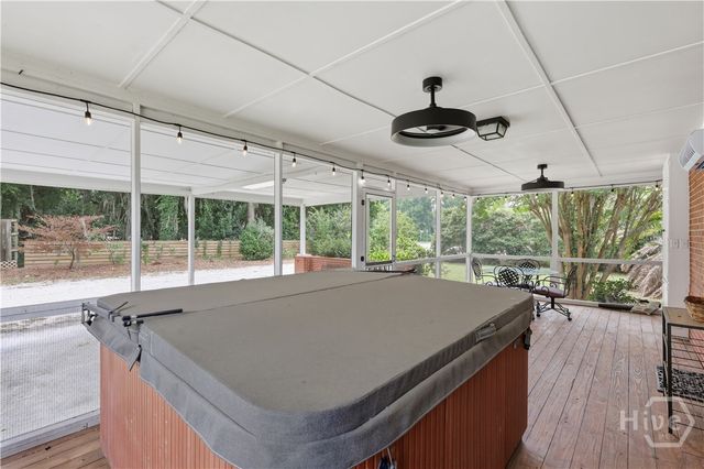 8818 Whitefield Avenue, Savannah, GA 31406
