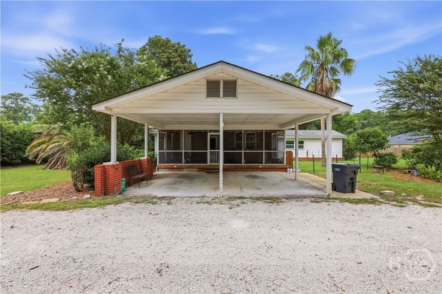 8818 Whitefield Avenue, Savannah, GA 31406