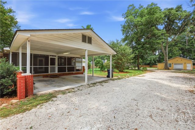 8818 Whitefield Avenue, Savannah, GA 31406