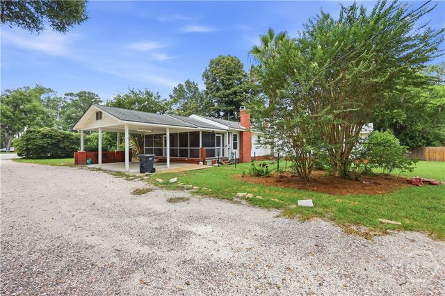 8818 Whitefield Avenue, Savannah, GA 31406