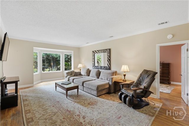 8818 Whitefield Avenue, Savannah, GA 31406