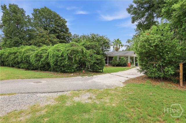 8818 Whitefield Avenue, Savannah, GA 31406
