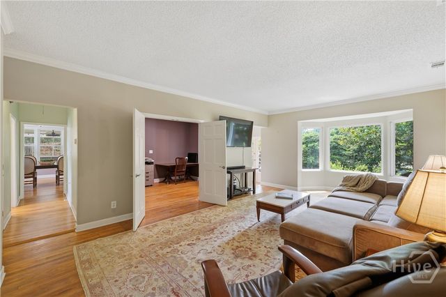 8818 Whitefield Avenue, Savannah, GA 31406
