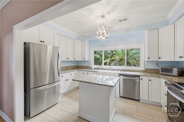 8818 Whitefield Avenue, Savannah, GA 31406