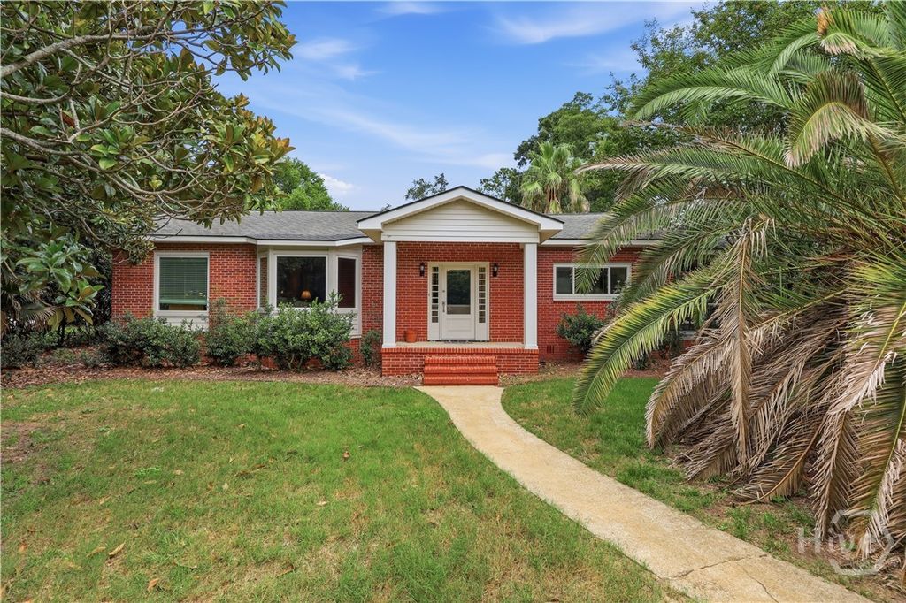 8818 Whitefield Avenue, Savannah, GA 31406