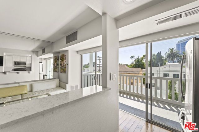 999 N Doheny Drive 211, West Hollywood, CA 90069