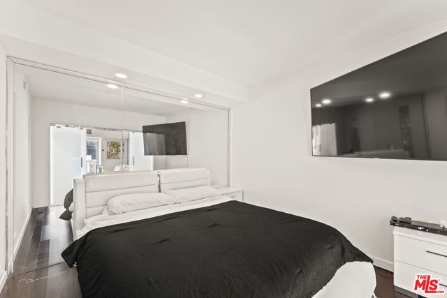 999 N Doheny Drive 211, West Hollywood, CA 90069